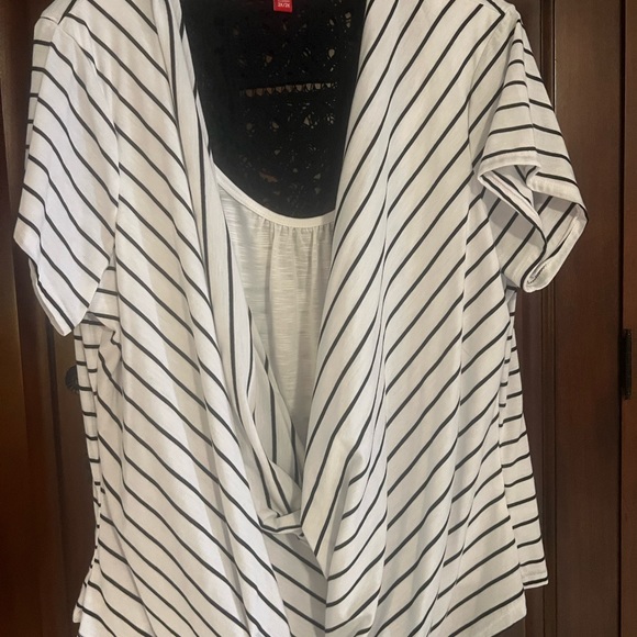 Bongo Shirt with Lace back, size 3X - Picture 3 of 8